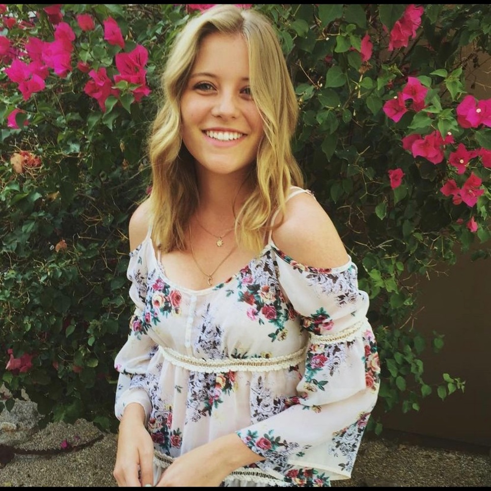 Floral Shoulder Cut Out Boho Blouse 🌸